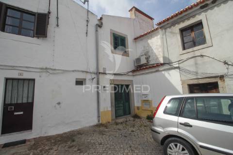 Moradia t3 com jardim e horta em santa eulália – elvas