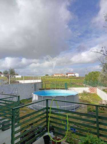 Moradia t3 com jardim e horta em santa eulália – elvas