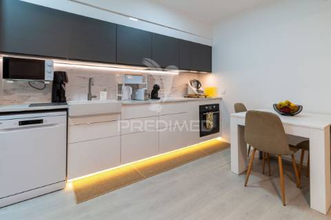 Apartamento t3 no seixal | 1º andar com excelente proximidade a serviços