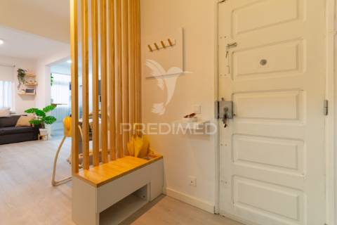 Apartamento t3 no seixal | 1º andar com excelente proximidade a serviços