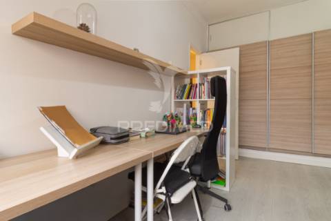 Apartamento t3 no seixal | 1º andar com excelente proximidade a serviços