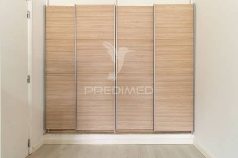 Apartamento t3 no seixal | 1º andar com excelente proximidade a serviços