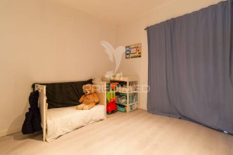 Apartamento t3 no seixal | 1º andar com excelente proximidade a serviços