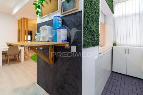 Apartamento t3 no seixal | 1º andar com excelente proximidade a serviços