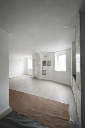 Moradia t2 totalmente remodelada com jardim e garagem