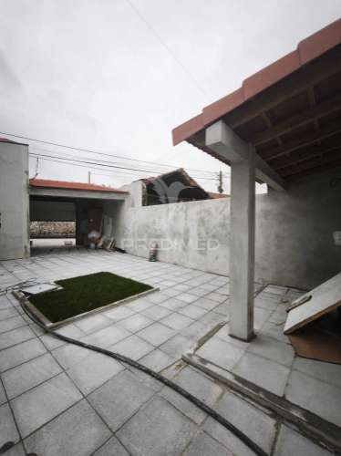 Moradia t2 totalmente remodelada com jardim e garagem