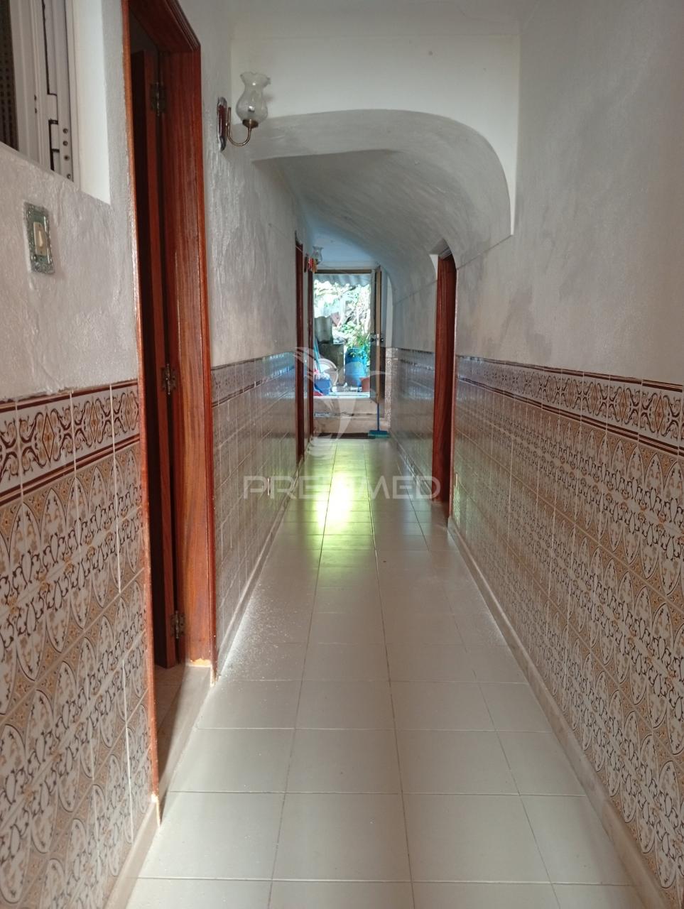 Moradia rc e 1º andar com quintal