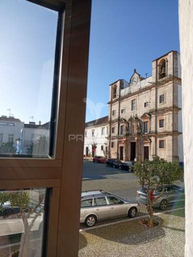 Moradia rc e 1º andar com quintal