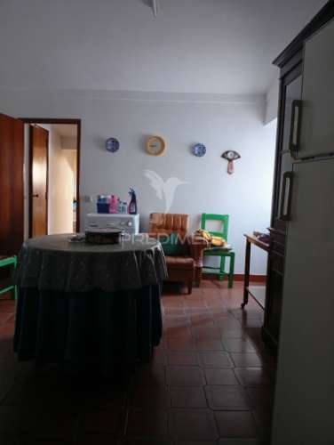 Moradia rc e 1º andar com quintal