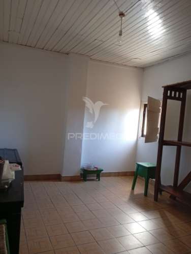 Moradia rc e 1º andar com quintal