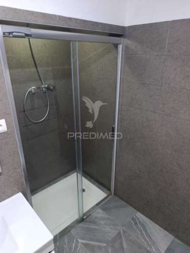 Moradia térrea- inserida num lote de terreno de 645m2-elvas