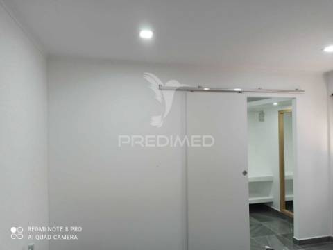 Moradia térrea- inserida num lote de terreno de 645m2-elvas