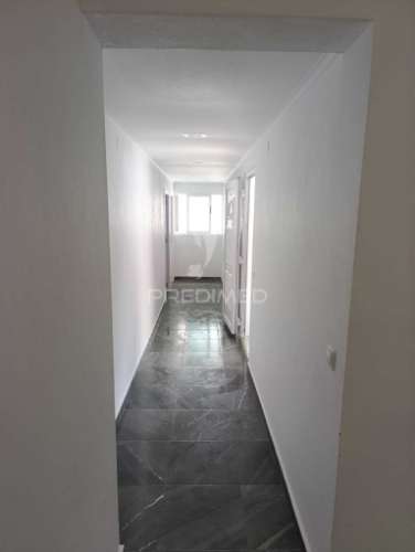 Moradia térrea- inserida num lote de terreno de 645m2-elvas