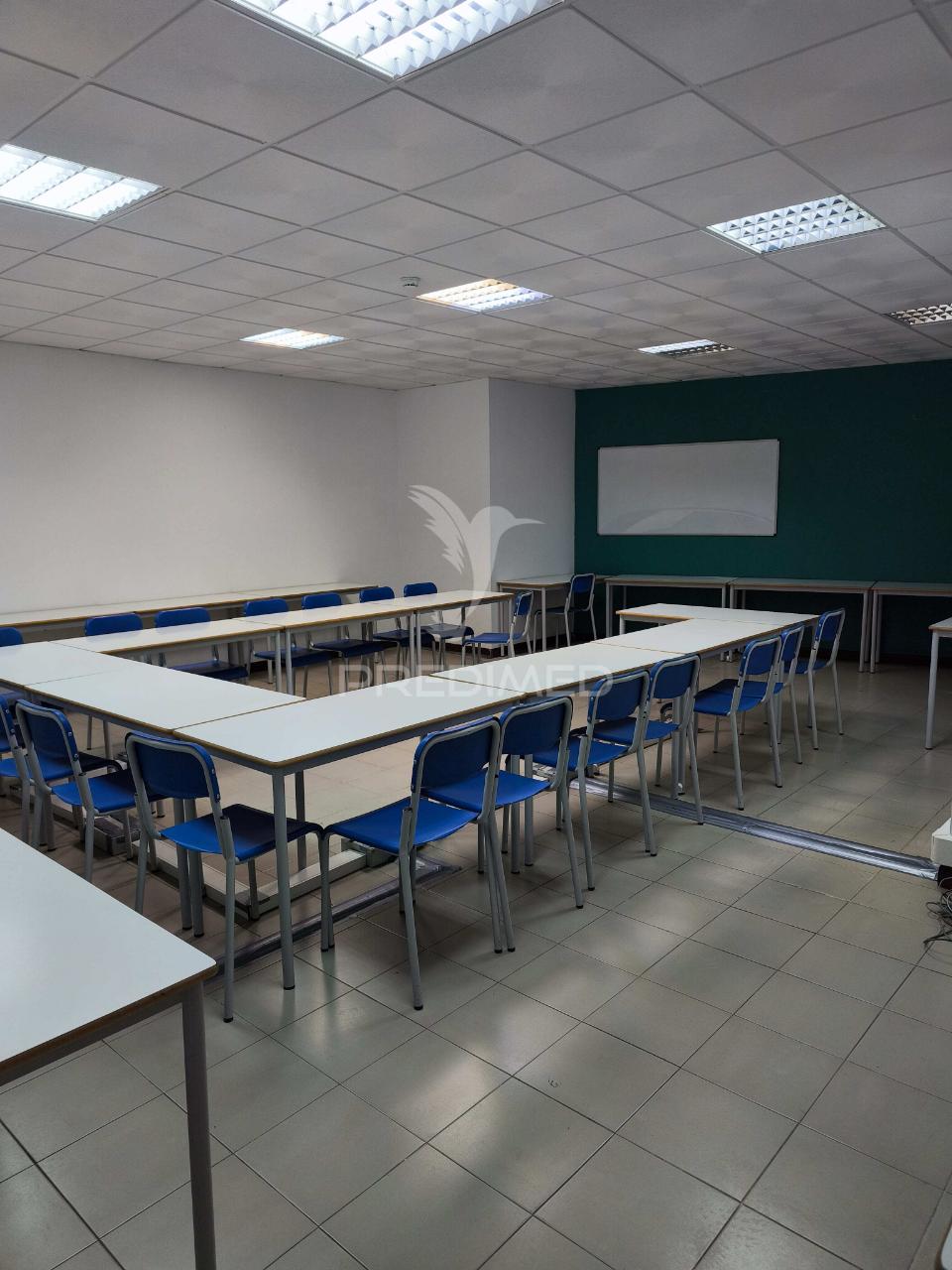 Espaço comercial de 219,6 m² no centro de albufeira