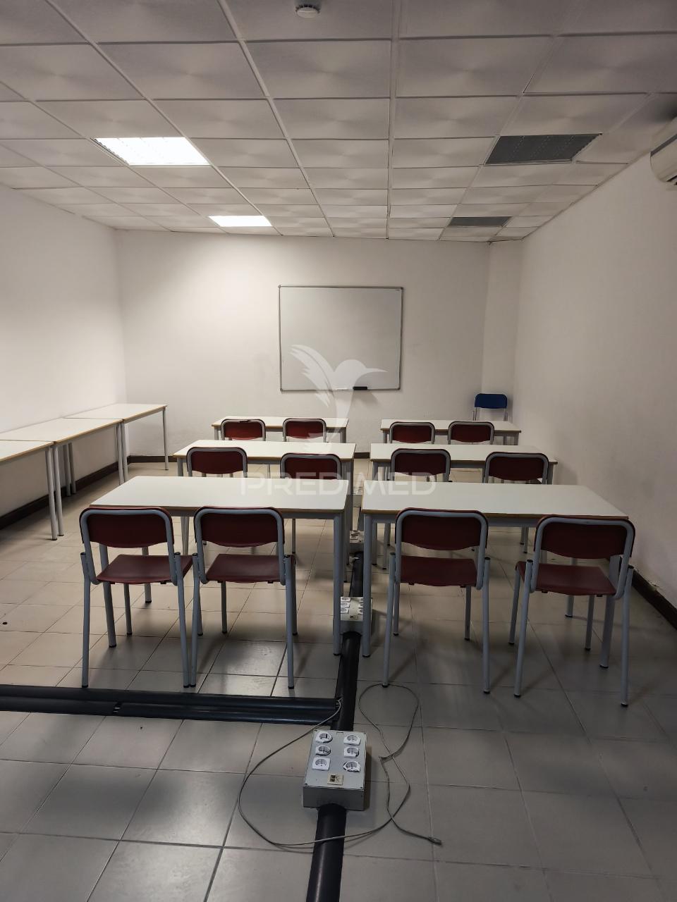 Espaço comercial de 219,6 m² no centro de albufeira