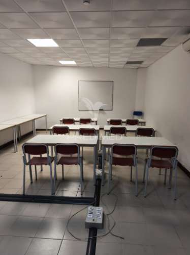 Espaço comercial de 219,6 m² no centro de albufeira