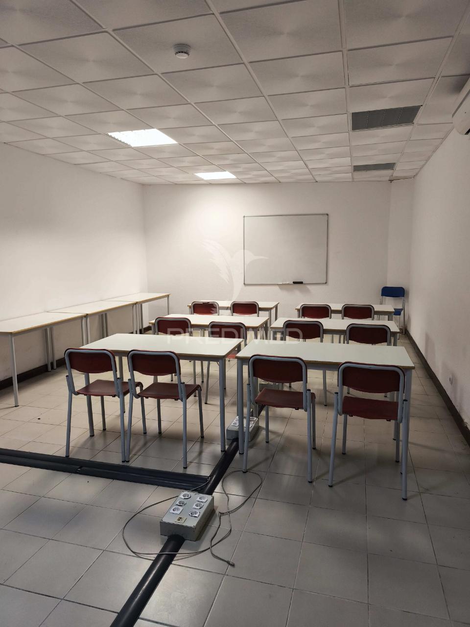 Espaço comercial de 219,6 m² no centro de albufeira