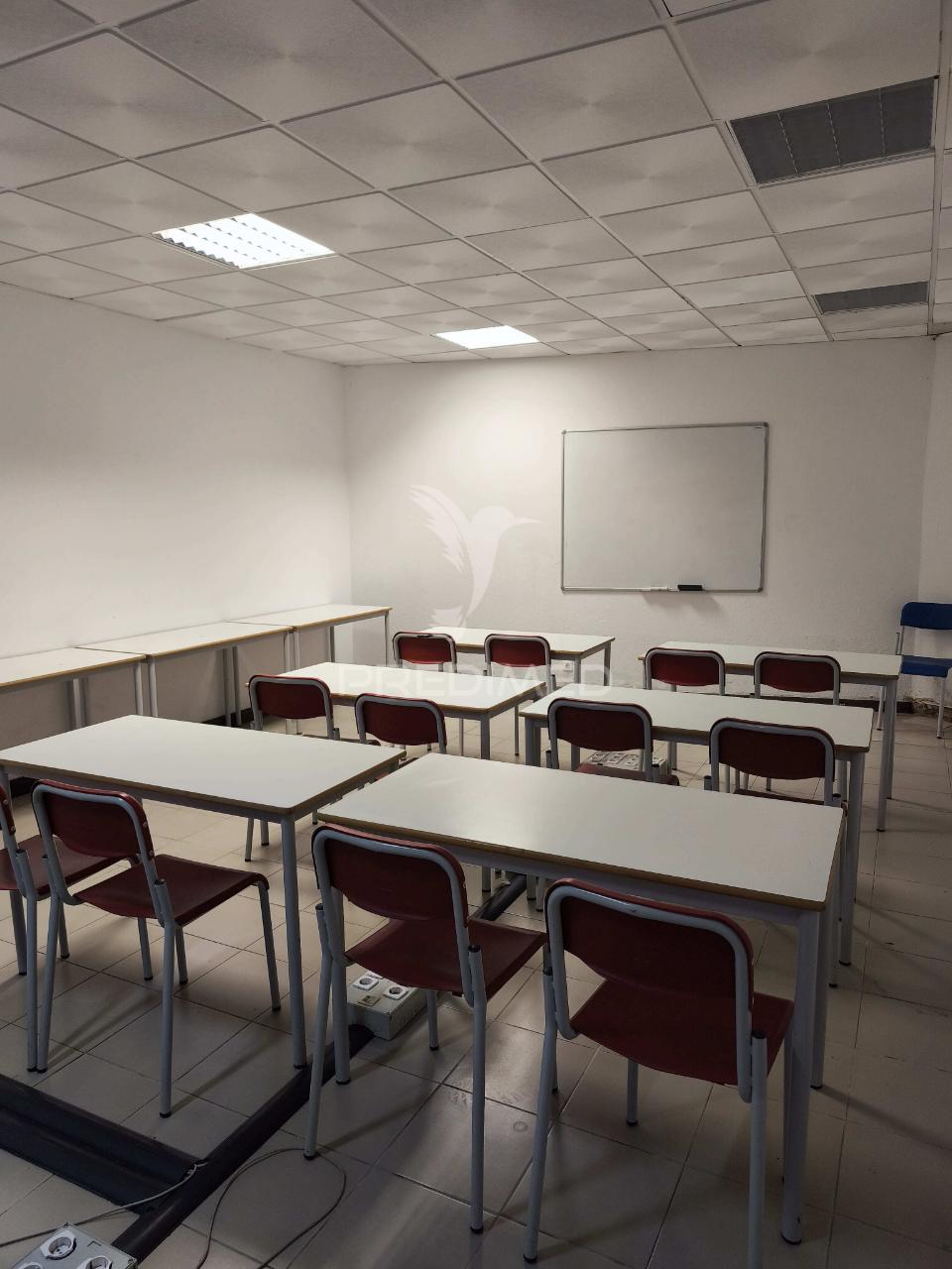 Espaço comercial de 219,6 m² no centro de albufeira