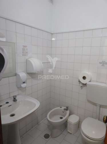 Espaço comercial de 219,6 m² no centro de albufeira