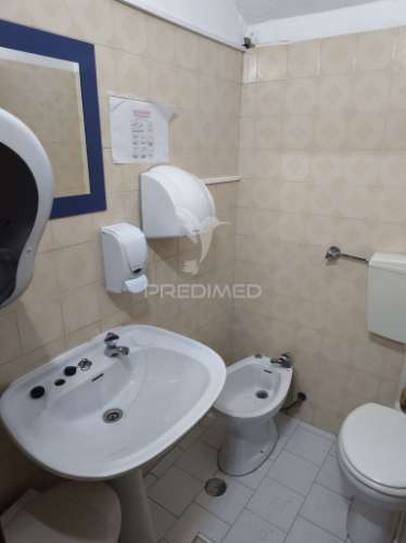 Espaço comercial de 219,6 m² no centro de albufeira