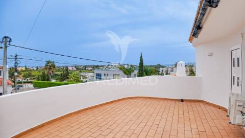 Moradia t4 com piscina aquecida em carvoeiro