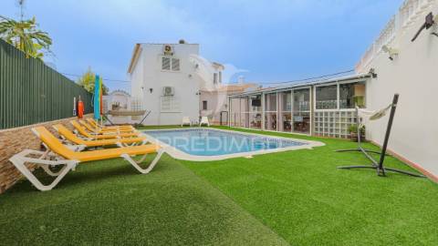 Moradia t4 com piscina aquecida em carvoeiro