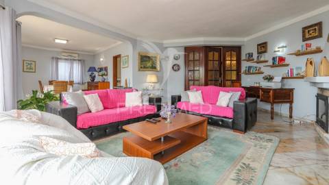 Moradia t4 com piscina aquecida em carvoeiro