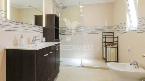 Moradia t4 com piscina aquecida em carvoeiro