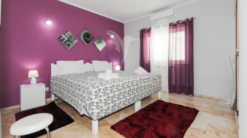 Moradia t4 com piscina aquecida em carvoeiro