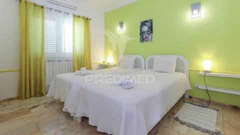 Moradia t4 com piscina aquecida em carvoeiro