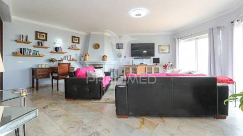 Moradia t4 com piscina aquecida em carvoeiro