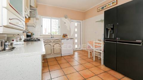 Moradia t4 com piscina aquecida em carvoeiro