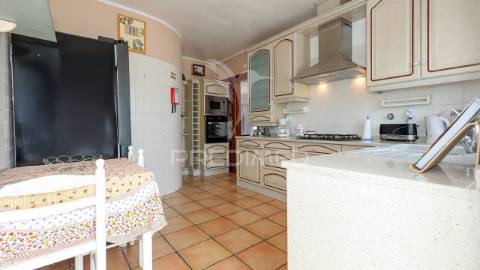 Moradia t4 com piscina aquecida em carvoeiro