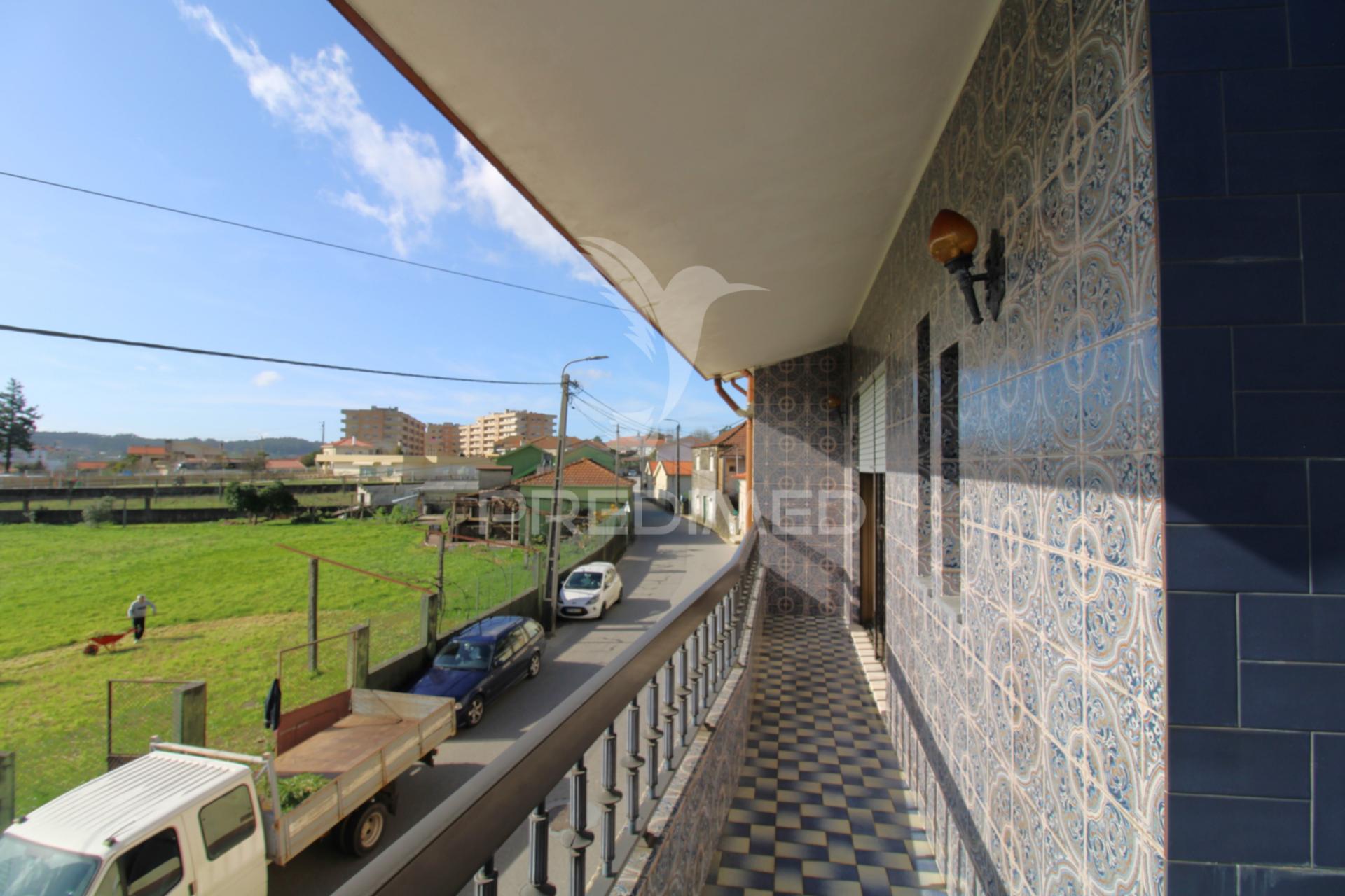 Moradia t4 bi-familiar em s. romão coronado, trofa