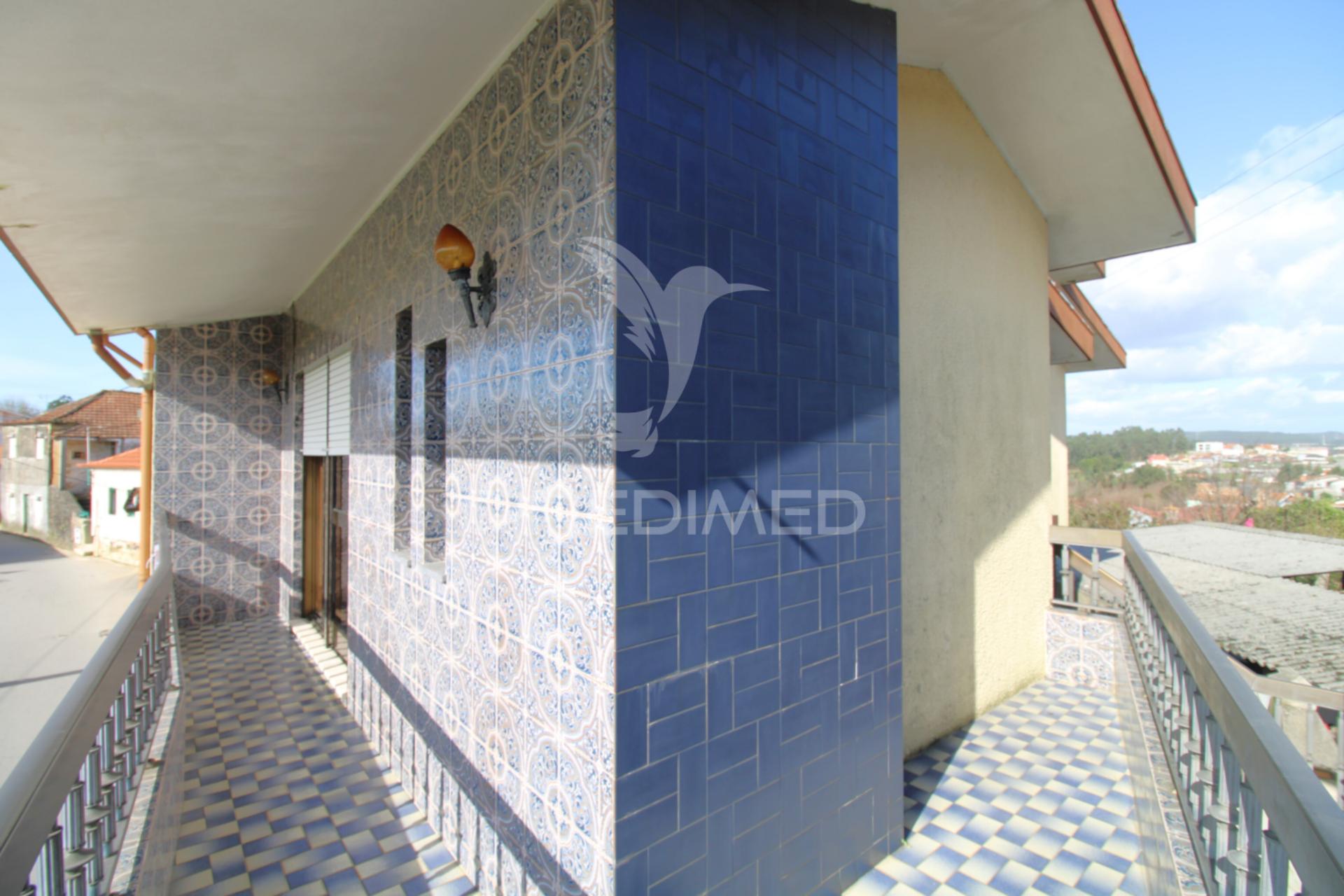 Moradia t4 bi-familiar em s. romão coronado, trofa