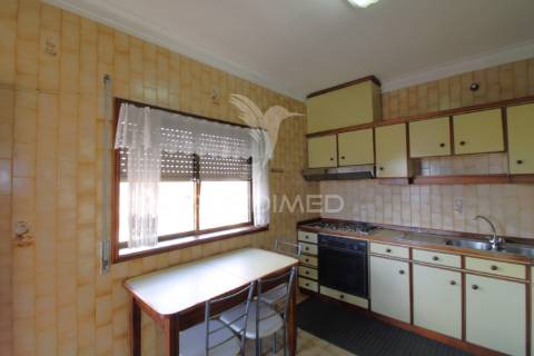 Moradia t4 bi-familiar em s. romão coronado, trofa