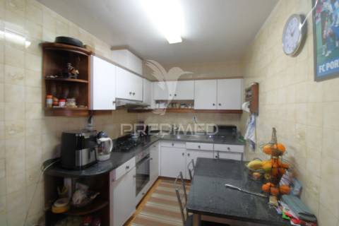 Moradia t4 bi-familiar em s. romão coronado, trofa