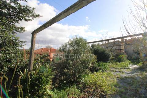 Moradia t4 bi-familiar em s. romão coronado, trofa