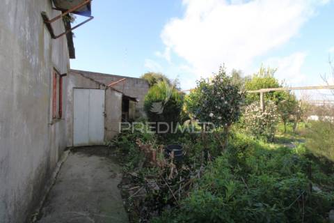 Moradia t4 bi-familiar em s. romão coronado, trofa