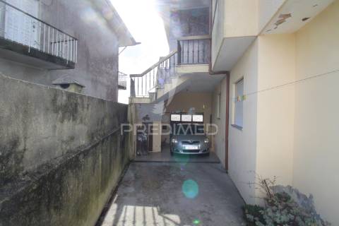 Moradia t4 bi-familiar em s. romão coronado, trofa