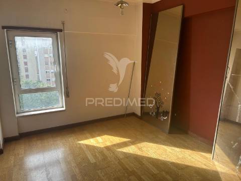 Apartamento t3 no carregado