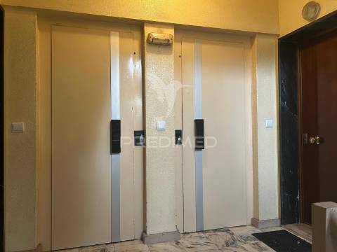 Apartamento t3 no carregado