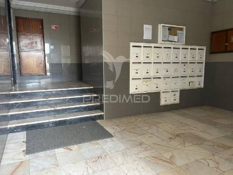 Apartamento t3 no carregado