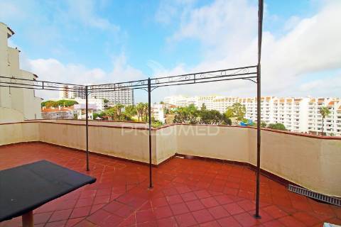 T1 com grande terraço no vila magna – condomínio com piscina