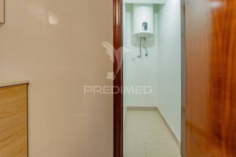 Apartamento t4 em alfragide com box (quinta grande)