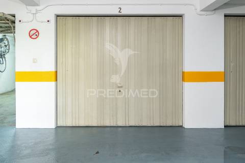 Apartamento t4 em alfragide com box (quinta grande)