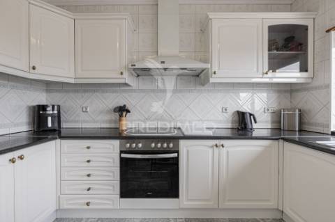 Exclusiva moradia t7 clássica de grandes dimensões | quinta do rouxinol – miratejo