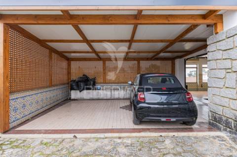 Exclusiva moradia t7 clássica de grandes dimensões | quinta do rouxinol – miratejo