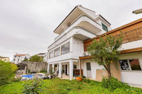 Exclusiva moradia t7 clássica de grandes dimensões | quinta do rouxinol – miratejo