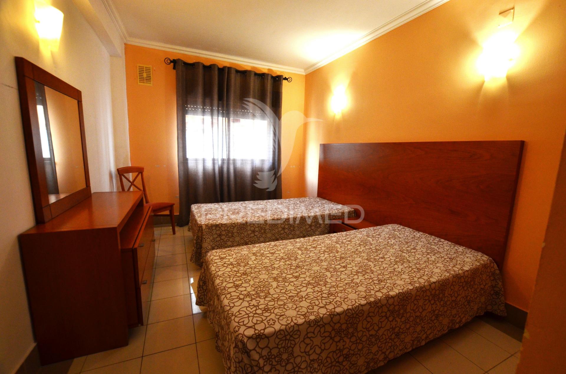 Apartamento t2/ edificio crischoro fração t